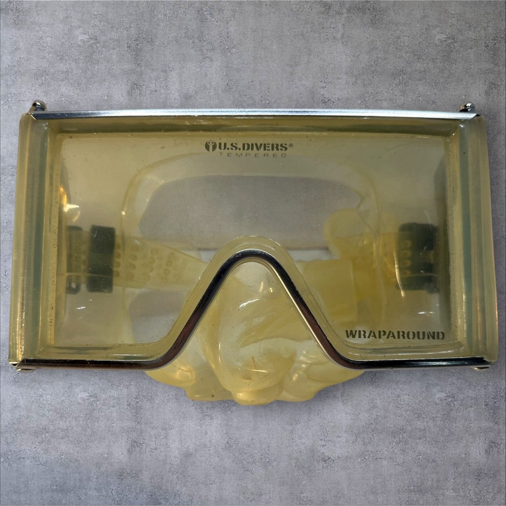 Vintage US Divers  Diving Mask Wrap‎ Around Tempered Glass Goggles
